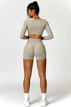 Fitglutes activewear Olivia crop top and shorts 2-piece matching set, gymwear and workout clothes, stylish and comfortable sportswear.