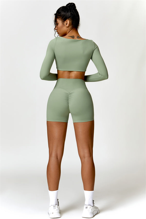 Fitglutes Activewear Olivia crop top and shorts 2-piece matching set, sporty gymwear and workout clothes in a stylish design.
