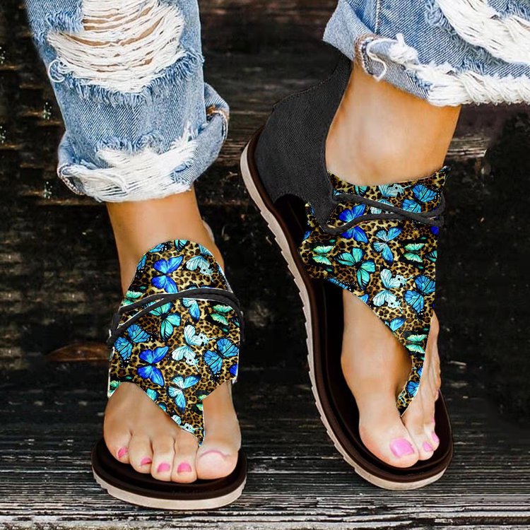 Plush Fashion Hub leopard print flat beach sandals for women, perfect for spring and summer, featuring a bold, stylish design.