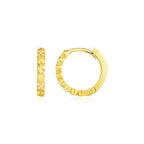 14k yellow gold petite textured round hoop earrings, jewelry by Plush Fashion Hub, close-up of lightweight hoop design