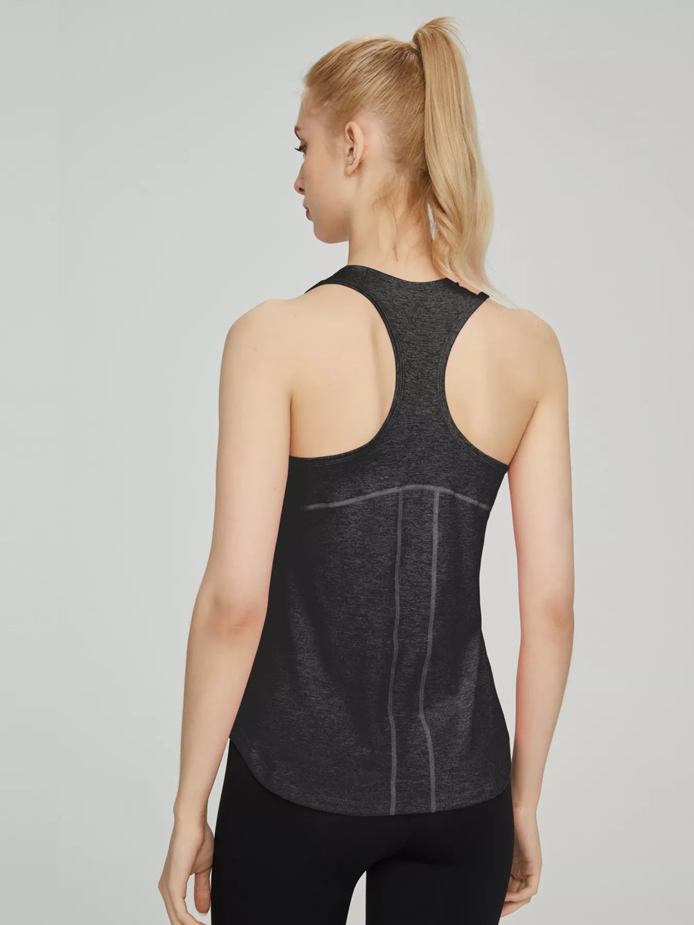 Plush Fashion Hub breathable quick-drying active tank top, lightweight athletic sleeveless top for workouts and sports.