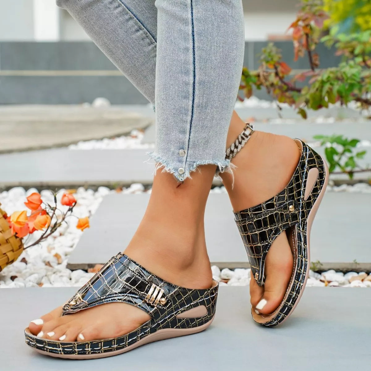 Shopimist toe post wedge sandals featuring comfortable straps and a cork wedge heel, perfect for summer wear.