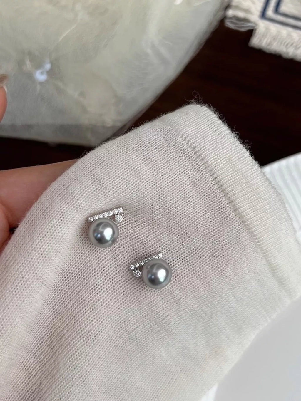 Shopimist zircon pearl stud earrings featuring lustrous pearls set in a sleek metal design, perfect for elegant everyday wear.