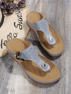 Plush Fashion Hub European and American fashion wedge heels and retro flip flops beach slippers, stylish and comfortable for summer wear.