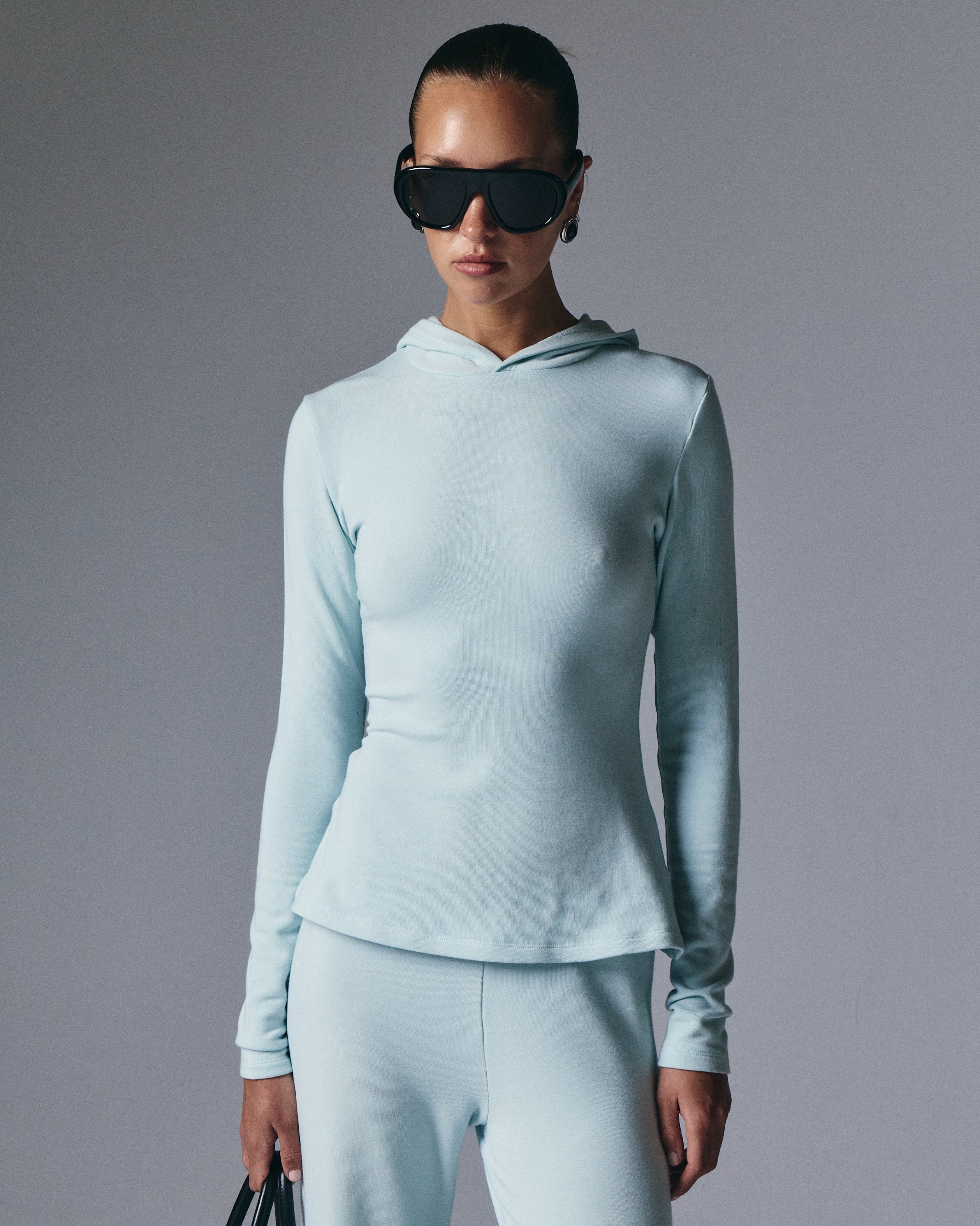 Artless Forever Leni hooded top in soft fabric with a relaxed fit, featuring a hood and stylish design.