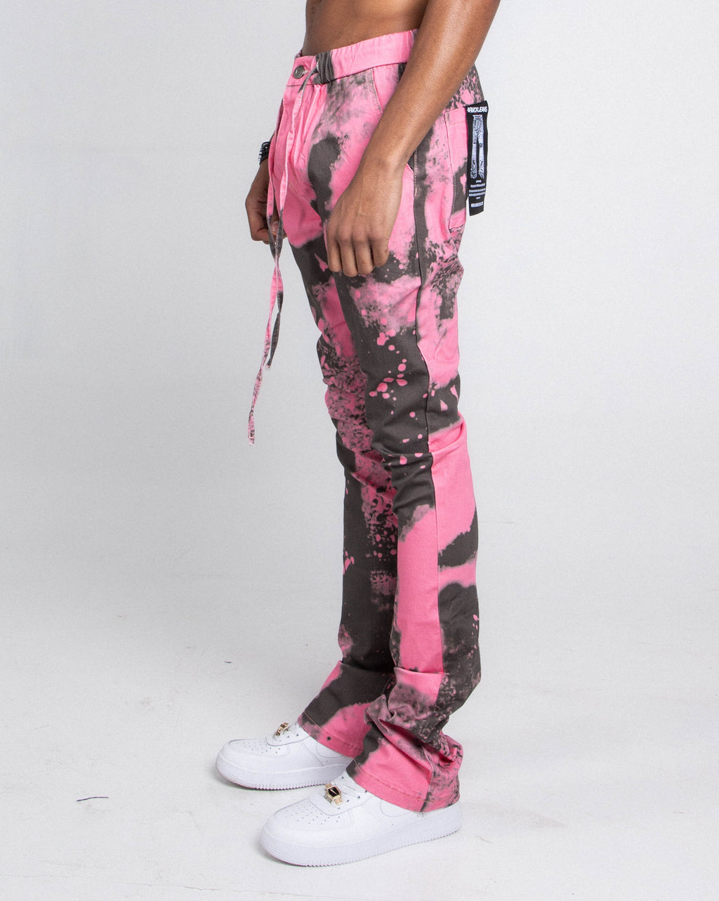 Light blue AJ04L color dye loose jeans by Armor Jeans, casual pants with a relaxed fit and distressed details.