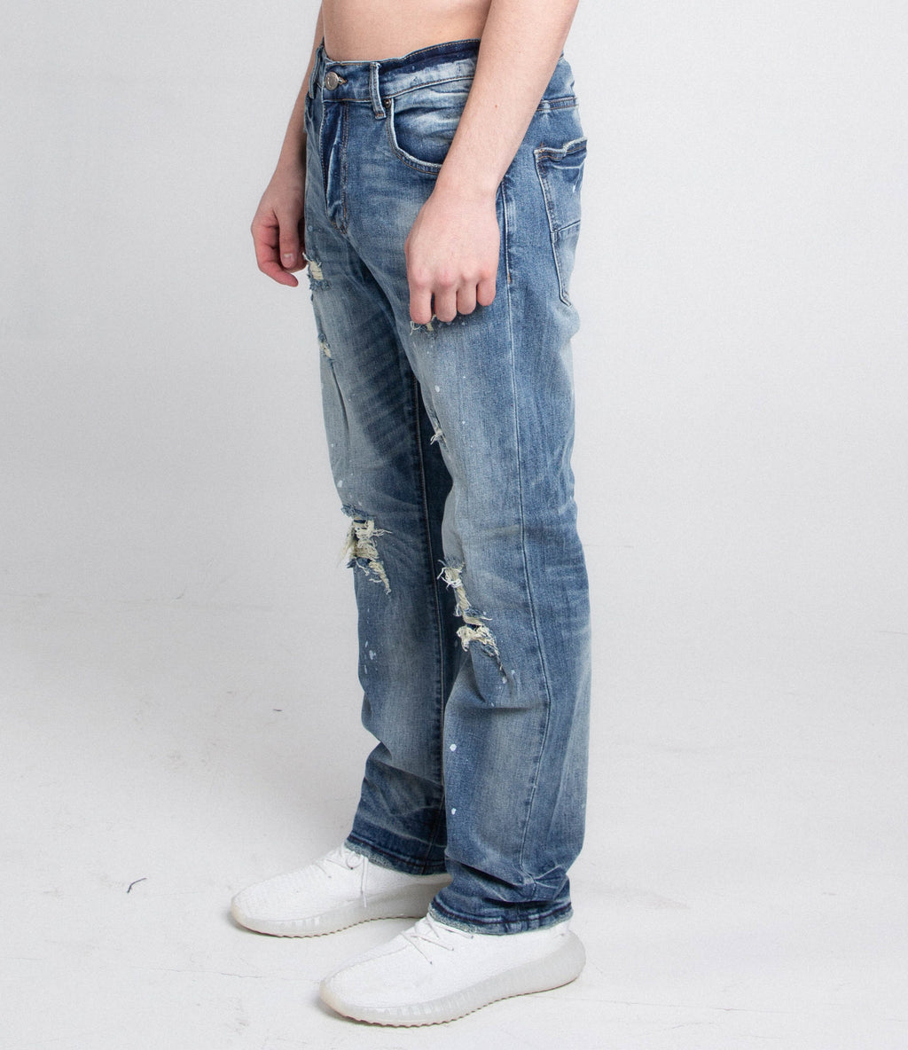 Armored AJ05C casual skinny distressed jeans, showing front view with ripped details and classic denim texture.