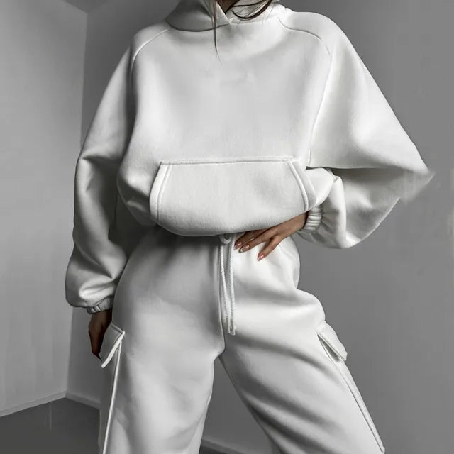 Eprolo women's two-piece hoodie and trousers set, casual sweatshirt and pants outfit, comfortable clothing for women.