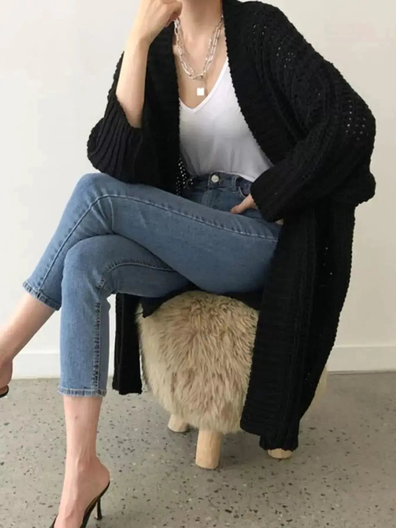 Women’s chunky knit open-front cardigan by Plush Fashion Hub, featuring cozy long sleeves and a relaxed layering style.