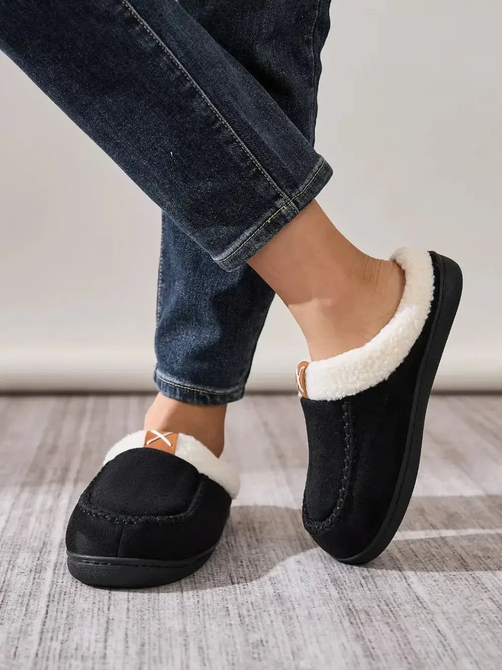 Contrast Round Toe Flat Slippers - Plush Fashion Hub