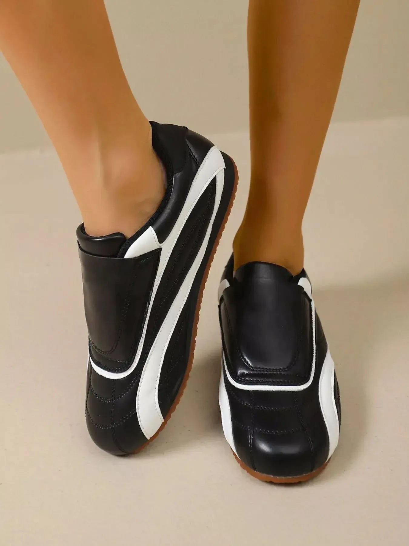 Contrast Round Toe Sneakers - Plush Fashion Hub