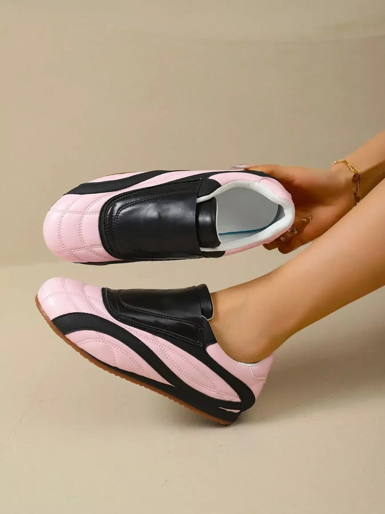 Contrast Round Toe Sneakers - Plush Fashion Hub