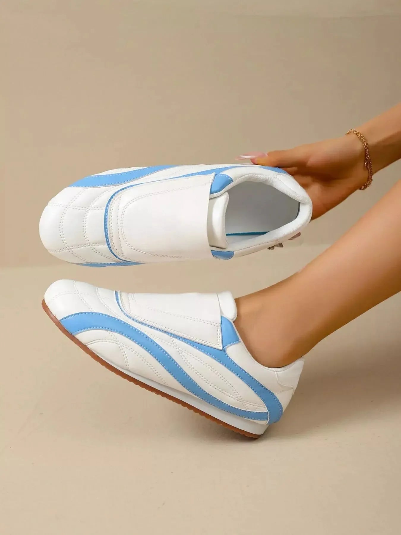 Contrast Round Toe Sneakers - Plush Fashion Hub