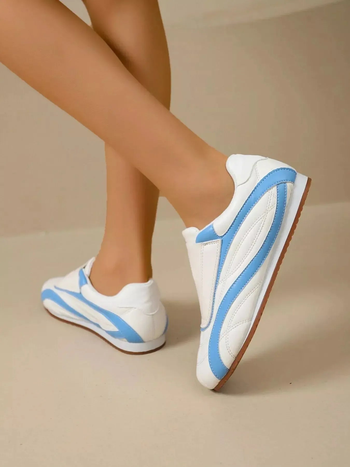 Contrast Round Toe Sneakers - Plush Fashion Hub