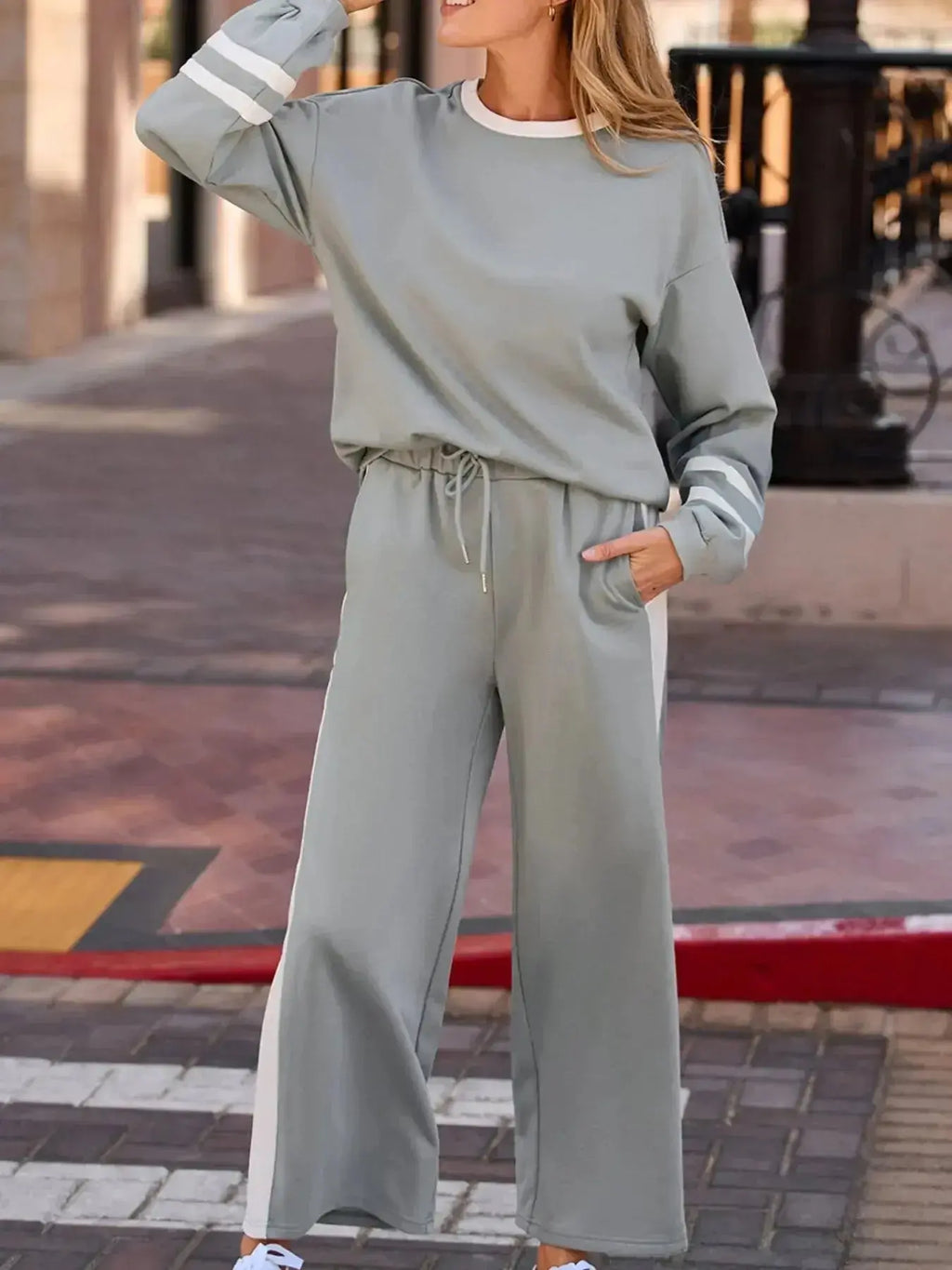 Plush Fashion Hub contrast trim round neck lounge set with cozy two-piece top and matching pants, casual and comfortable clothing.