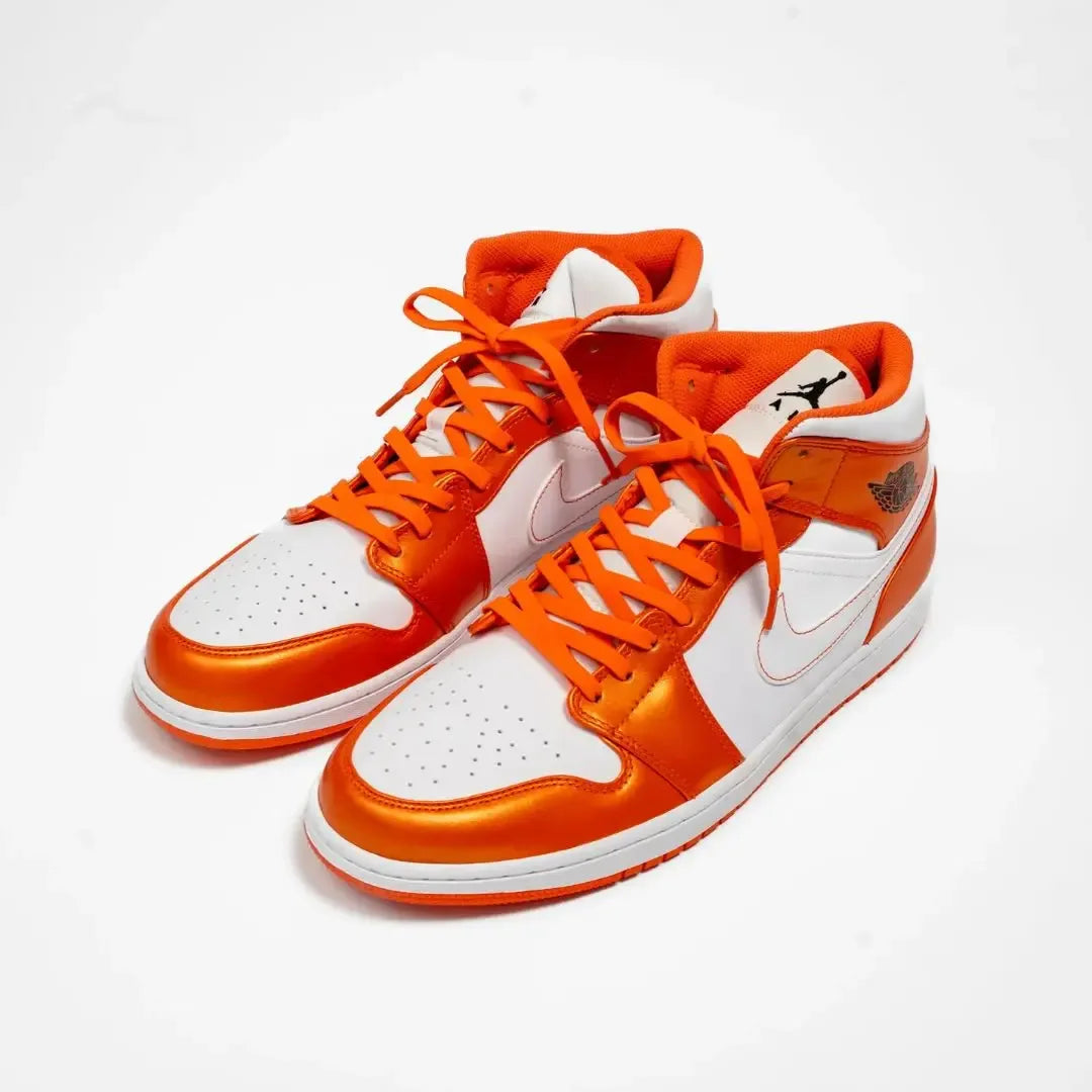 Coral orange elastic shoelace by Plush Fashion Hub, showing its vibrant color and flexible design for easy lacing.