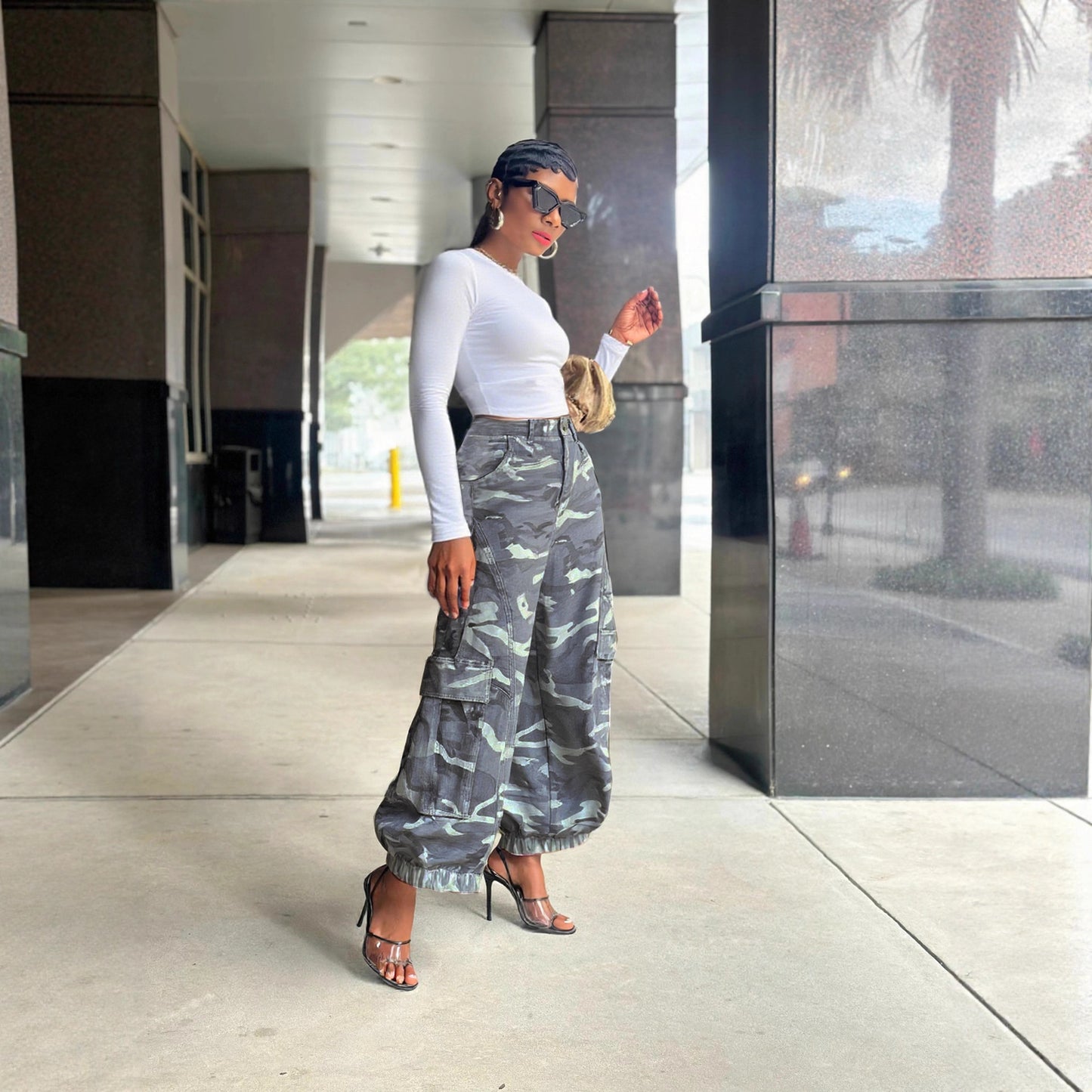 Women’s camouflage wide-leg cargo denim jeans by Plush Fashion Hub, showing the relaxed fit and stylish camouflage pattern.
