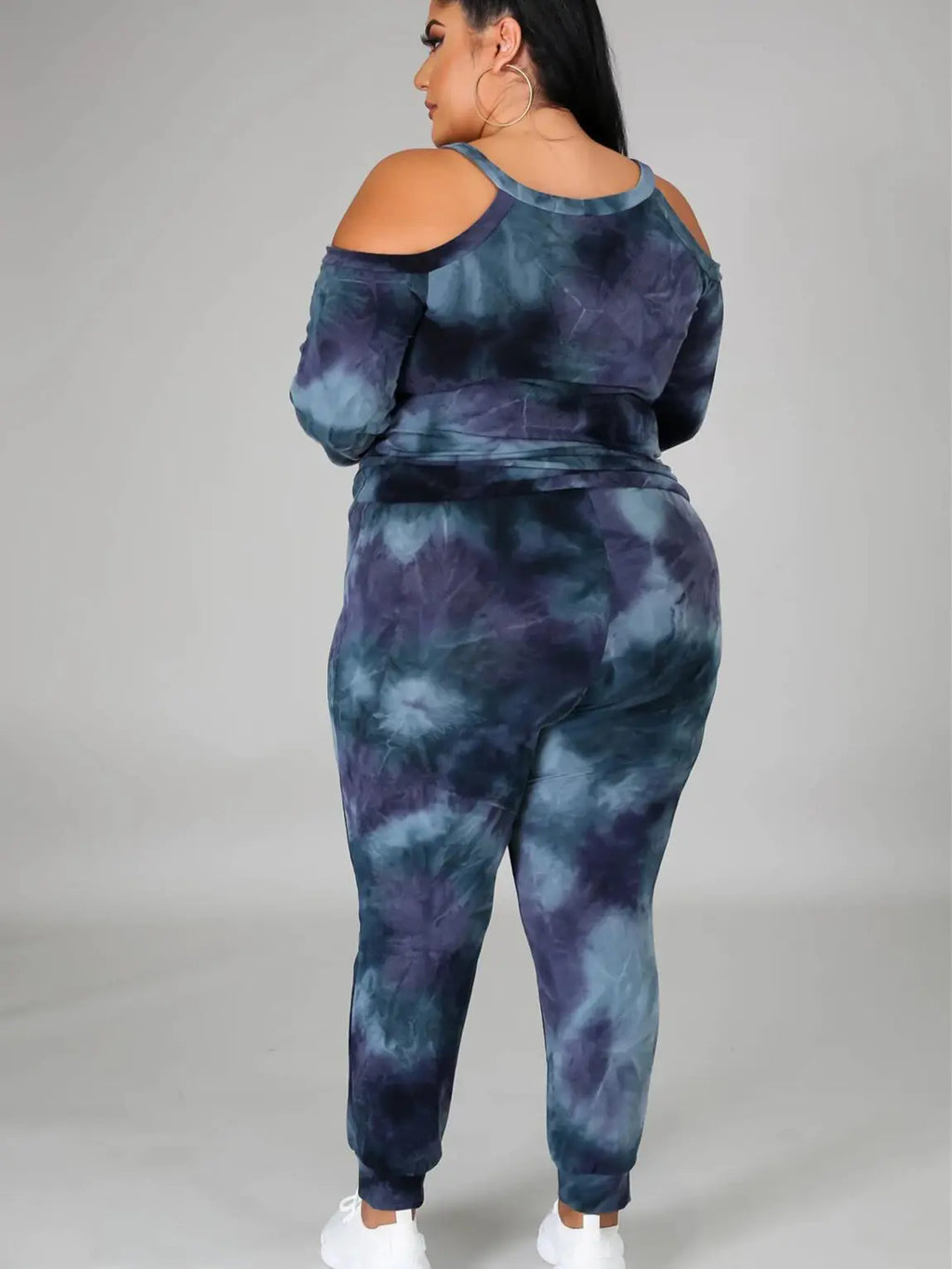 Plus size women's off-shoulder tie-dye casual suit featuring a relaxed fit and stylish design, perfect for comfortable everyday wear.