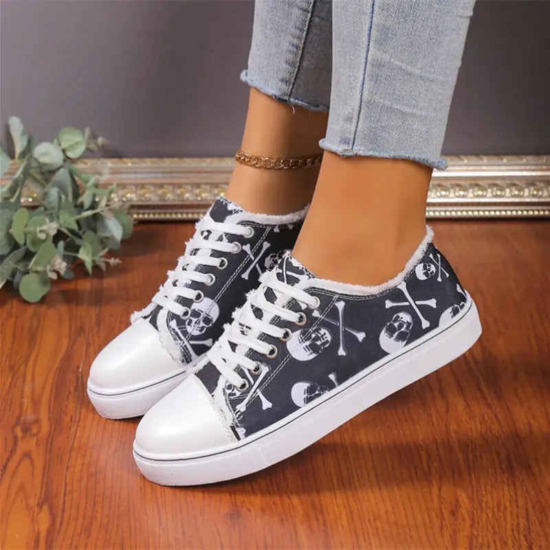Women’s low top floral canvas shoes with breathable design from Trendy Attic Store01, featuring a vibrant floral pattern and casual style.