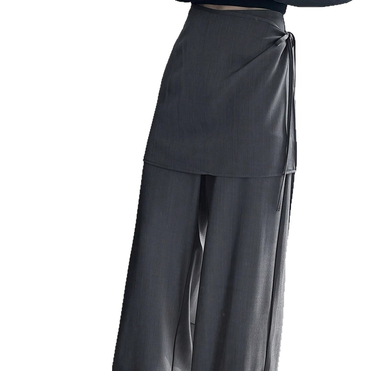 Eprolo bending knife straight leg pants showing a sleek fit and modern design on a model.
