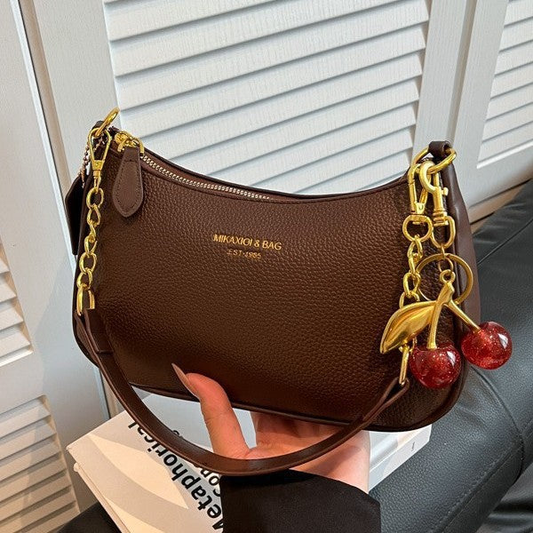 Eprolo versatile one-shoulder crossbody chain accessory with dumpling bun design, stylish and functional for fashion-forward looks.