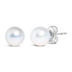 14k white gold freshwater pearl stud earrings featuring 5-5.5mm round cultured pearls with a solitaire design