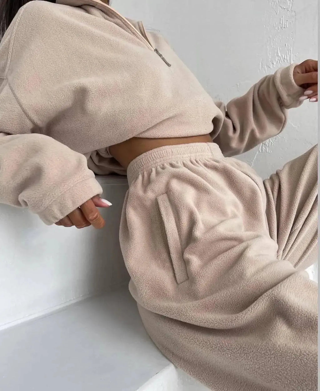 Women’s high collar fleece sweatsuit by Plush Fashion Hub, cozy two-piece lounge set with a stylish high collar fleece sweater.