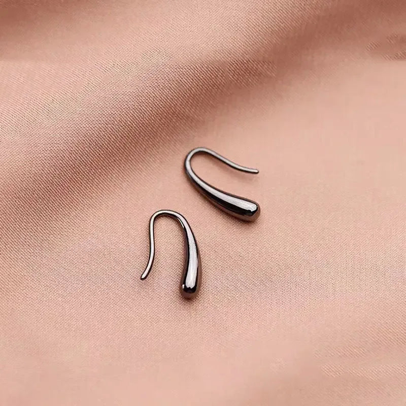 Elegant minimalist drop earrings in lightweight sterling silver, stylish jewelry for women by Plush Fashion Hub