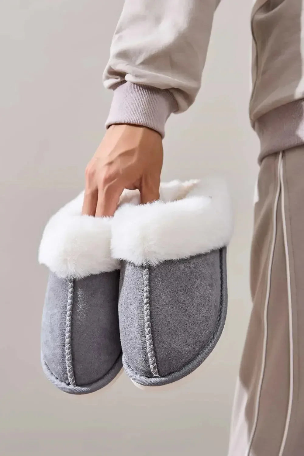 Faux Fur Round Toe Slippers - Plush Fashion Hub