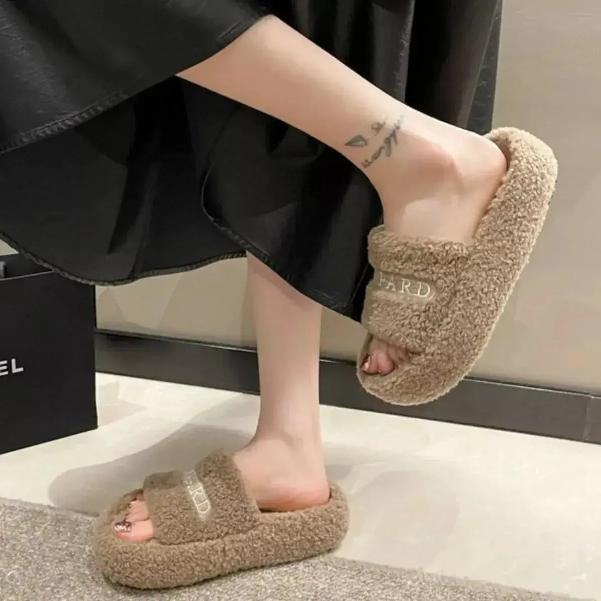 Ultra-soft fuzzy open toe slippers for women by Plush Fashion Hub, featuring plush faux fur and comfortable open-toe design.
