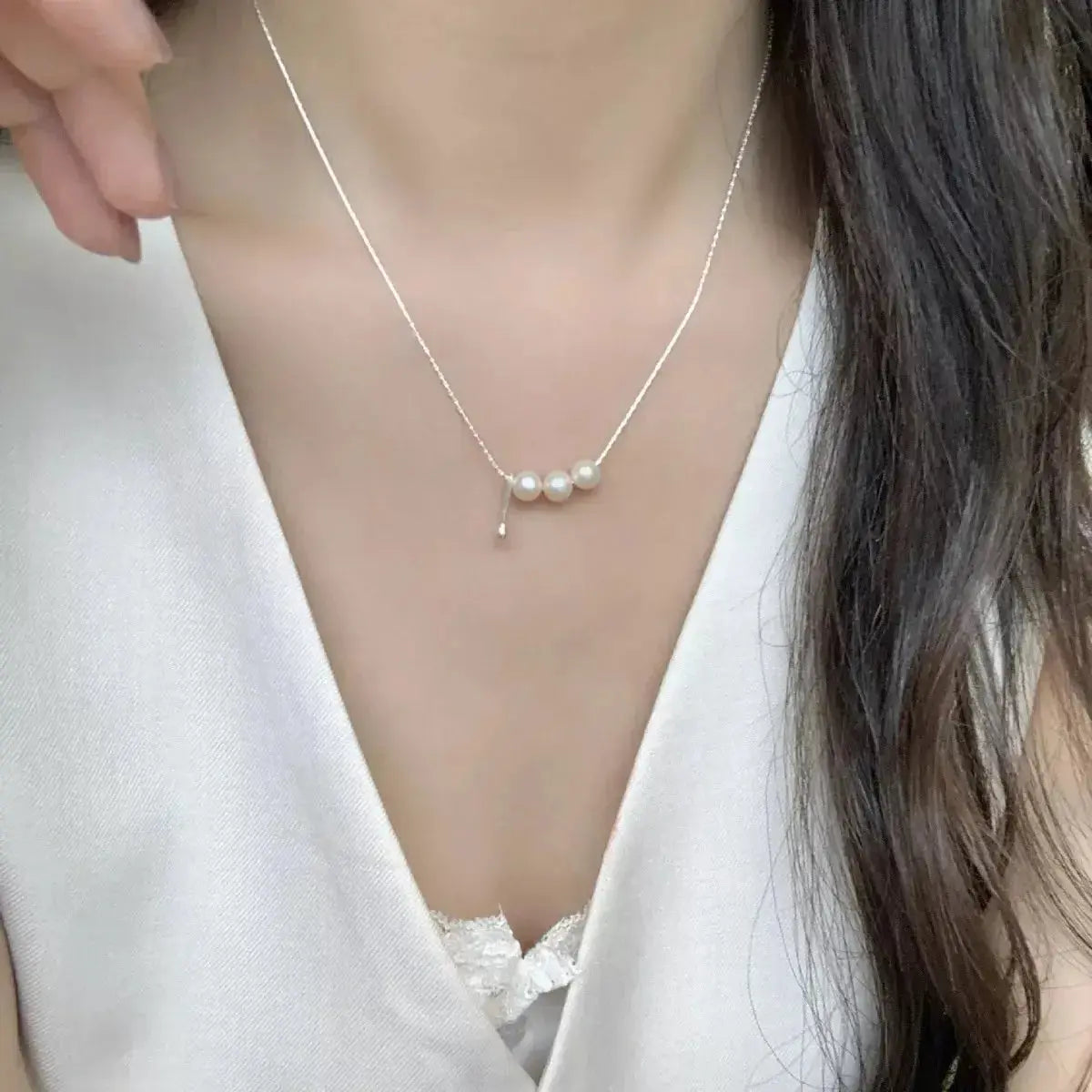 Genuine freshwater pearl pendant necklace with 925 sterling silver chain, elegant jewelry by Trendsi.