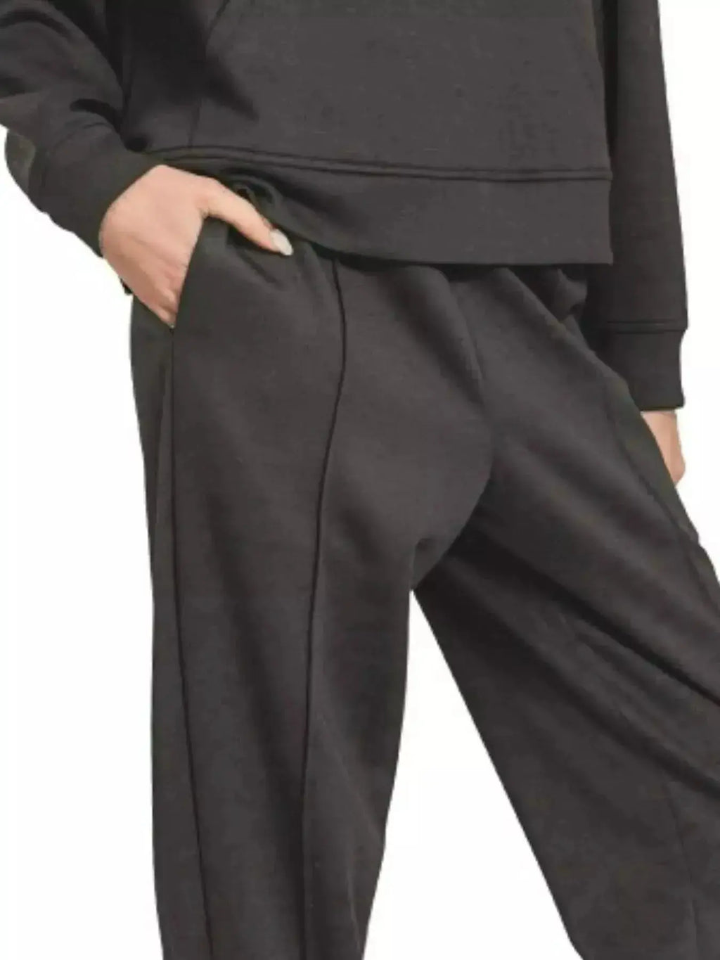 Women's plush fashion hub half-zip sweatshirt and matching joggers lounge set, casual and comfortable for relaxed wear.