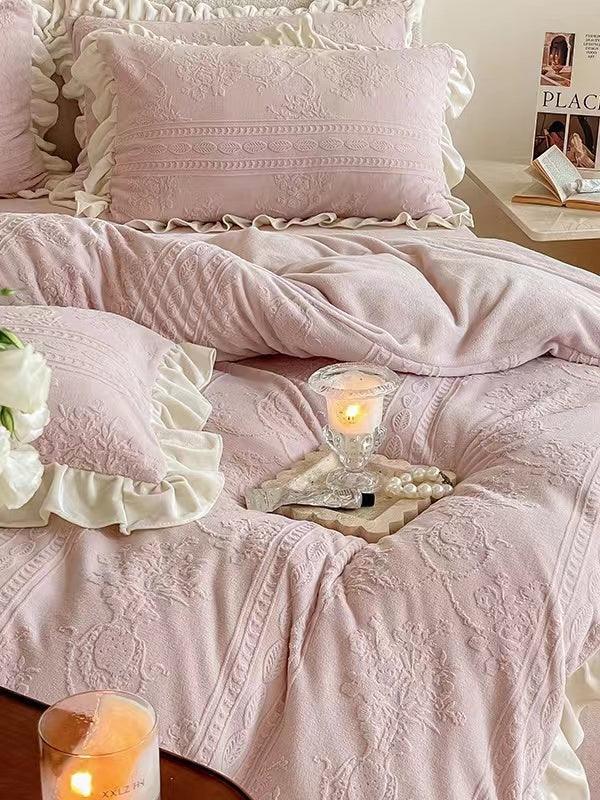 Luxurious Plush Fashion Hub 3D printed coral fleece bed set with four soft, cozy flannel pieces for comfortable bedding.