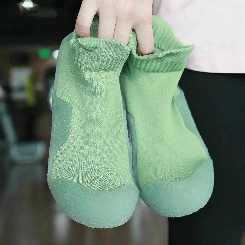 Plush Fashion Hub lightweight athletic sneakers with non-slip, breathable design for yoga and fitness activities.