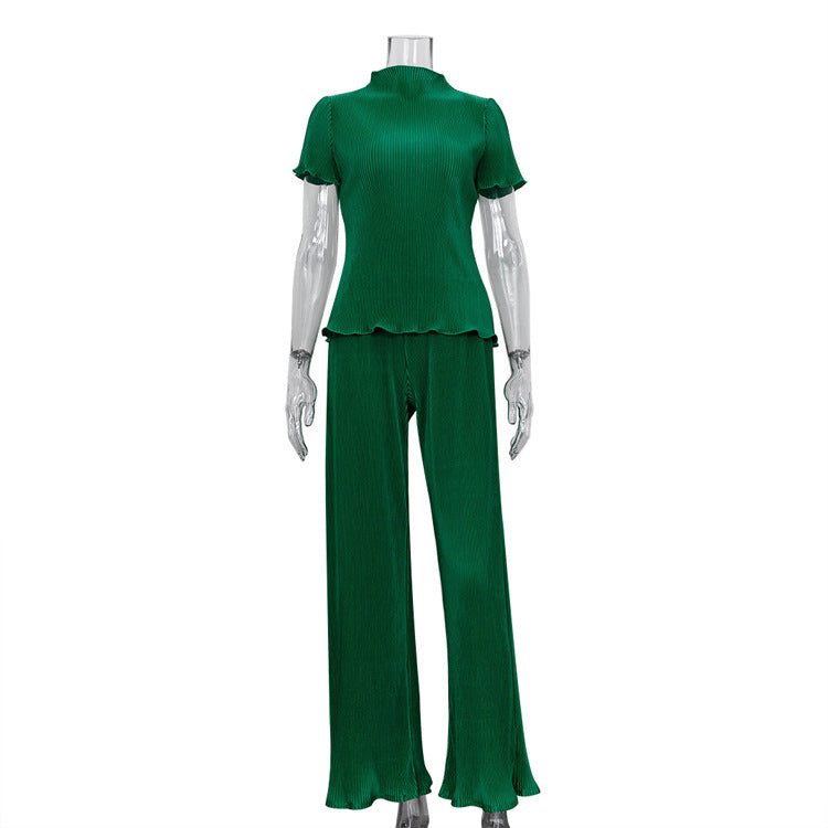 Blue pleated high waist wide-leg pants with a casual fit, styled with a spring slimming T-shirt for women.