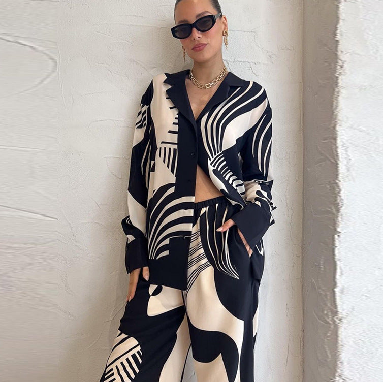 Women’s casual positioning print clothing set by Plush Fashion Hub, featuring comfortable coordinated top and bottom ensemble.