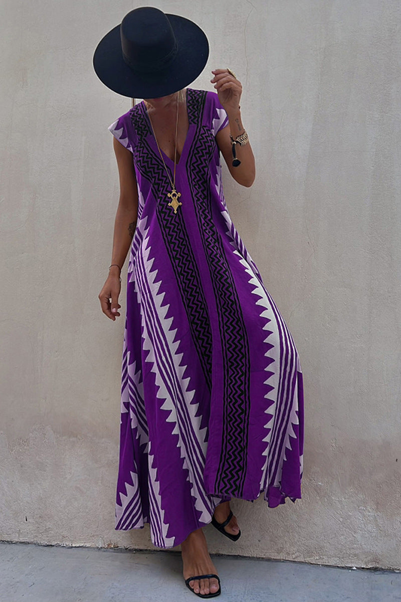 Casual women’s loose holiday dress from Wanita Store, featuring a comfortable, relaxed fit and stylish design.