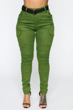 Casual women's four seasons skinny sports trousers with stretch fabric and belt, ideal for versatile everyday wear.
