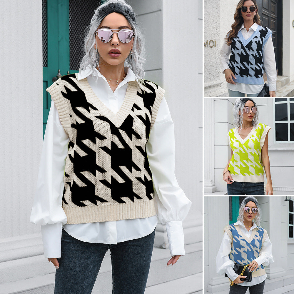 Bella Mia houndstooth V-neck vest sweater for women, autumn winter knitwear with boucle texture, stylish outer and inner wear