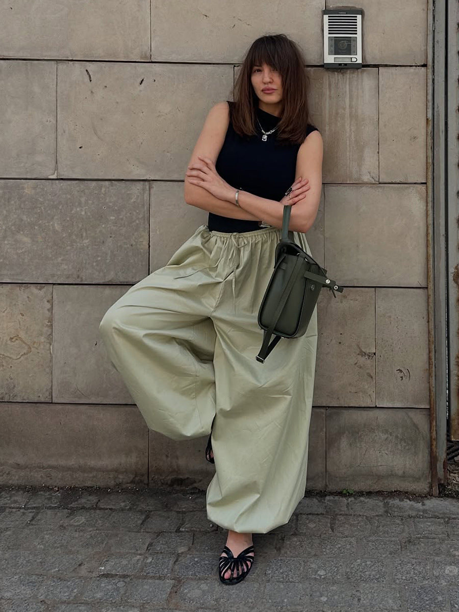 Loose cotton bloomers for women featuring wide-leg style, perfect for casual autumn street fashion.