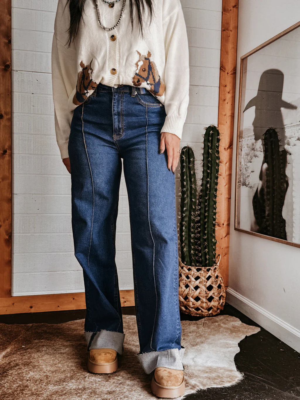 Women’s casual washed-out elastic mid-waist straight jeans from Wanita Store, featuring a relaxed fit and classic denim style.