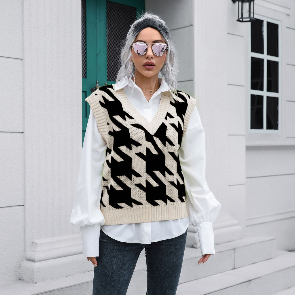Bella Mia houndstooth V-neck sweater vest for women, stylish knitwear outerwear with boucle texture for autumn and winter wear.