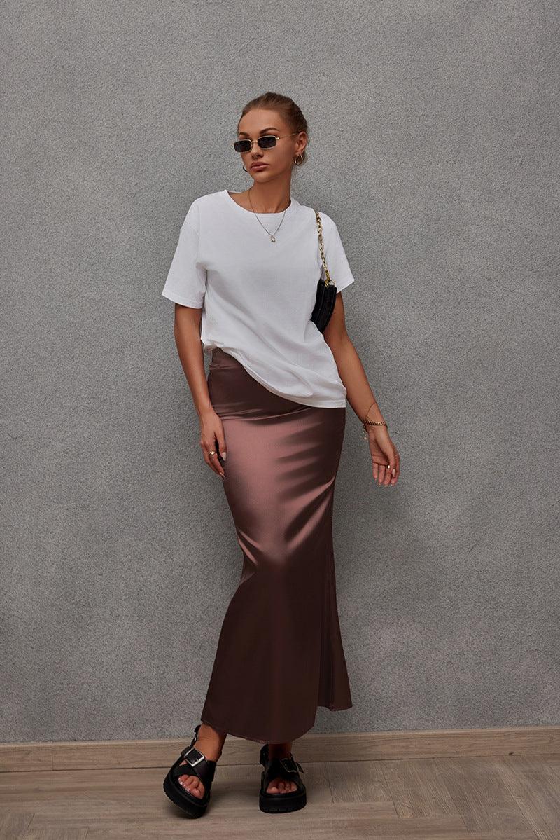 Bella Mia women's satin hip skirt in artificial silk, casual spring summer style with a smooth, shiny satin finish.