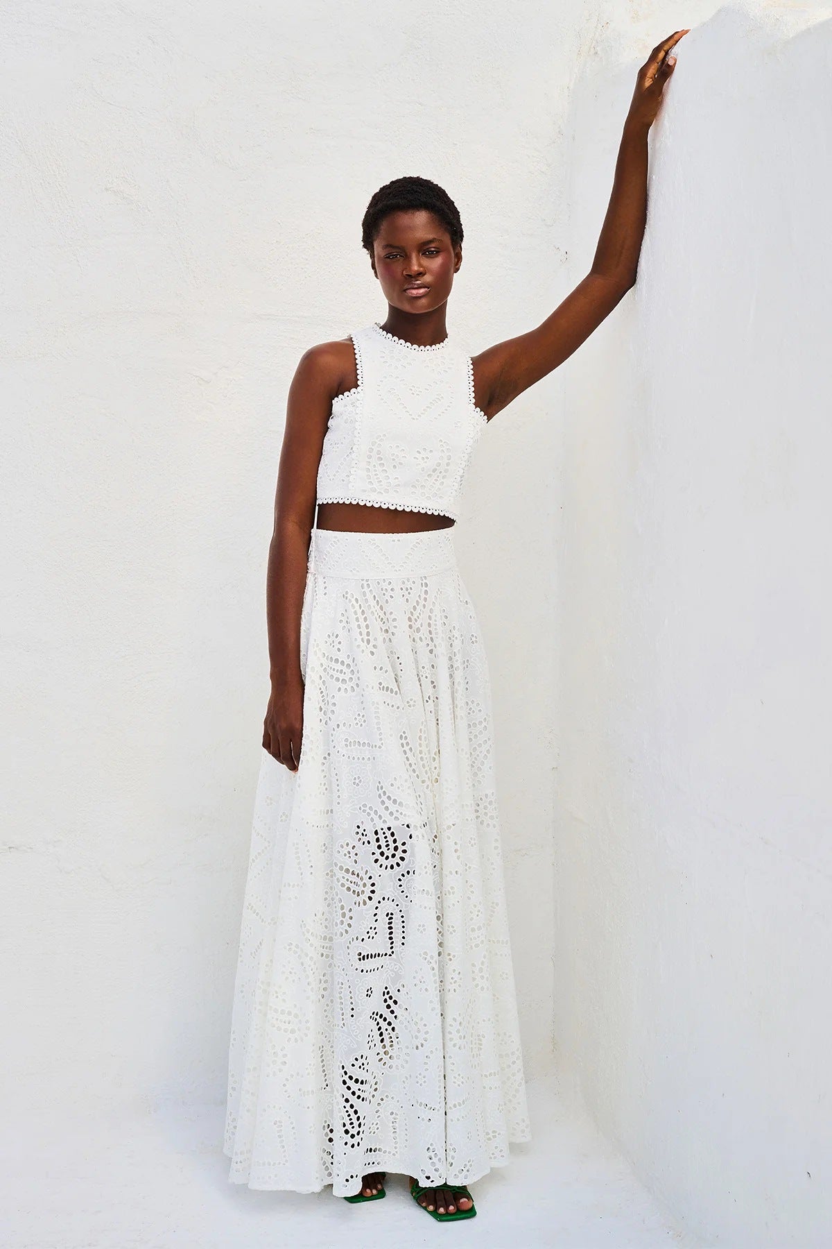 Long skirt and sleeveless top set with pockets, casual and loose fit for women, perfect for spring and summer vacations.