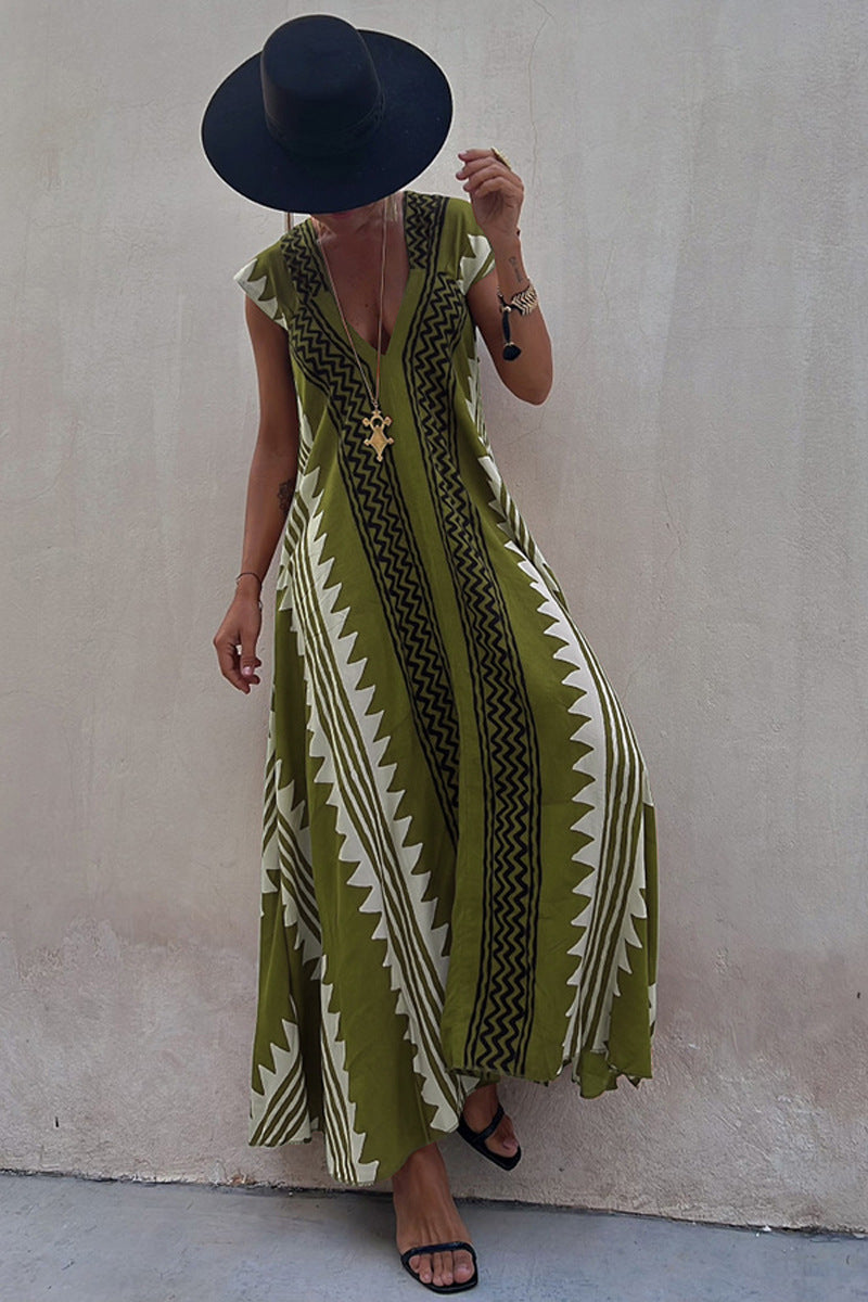 Casual women's loose holiday dress from Wanita Store, featuring a relaxed fit and comfortable fabric for everyday wear.