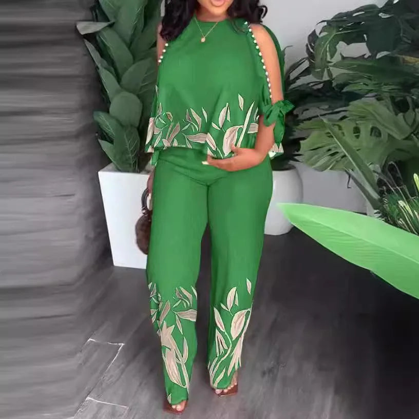 Plus size women's two-piece short sleeve outfit by Plush Fashion Hub, stylish and comfortable fashion set for women.