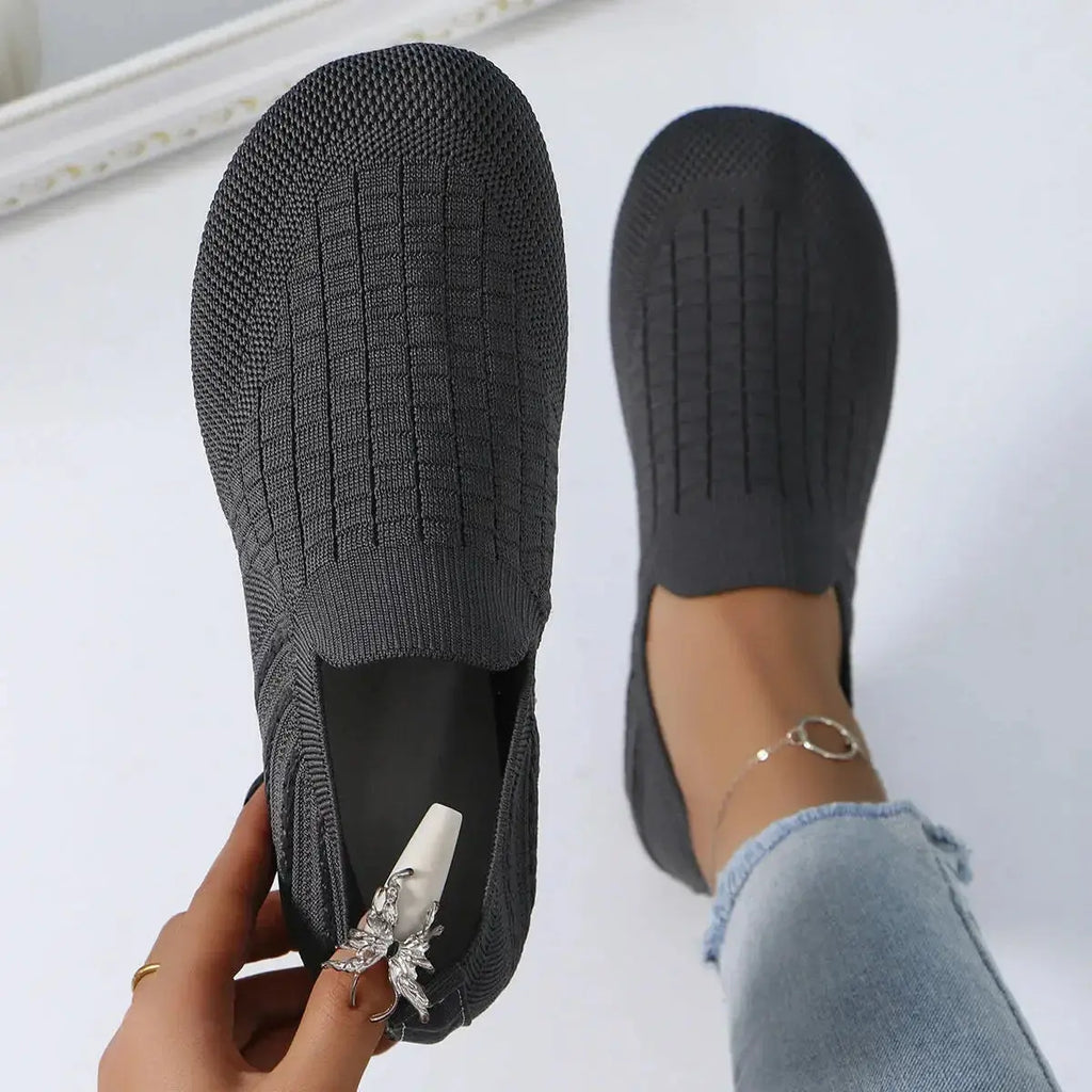 Women’s breathable mesh casual flats by Plush Fashion Hub, lightweight solid color walking shoes with comfortable flat design.