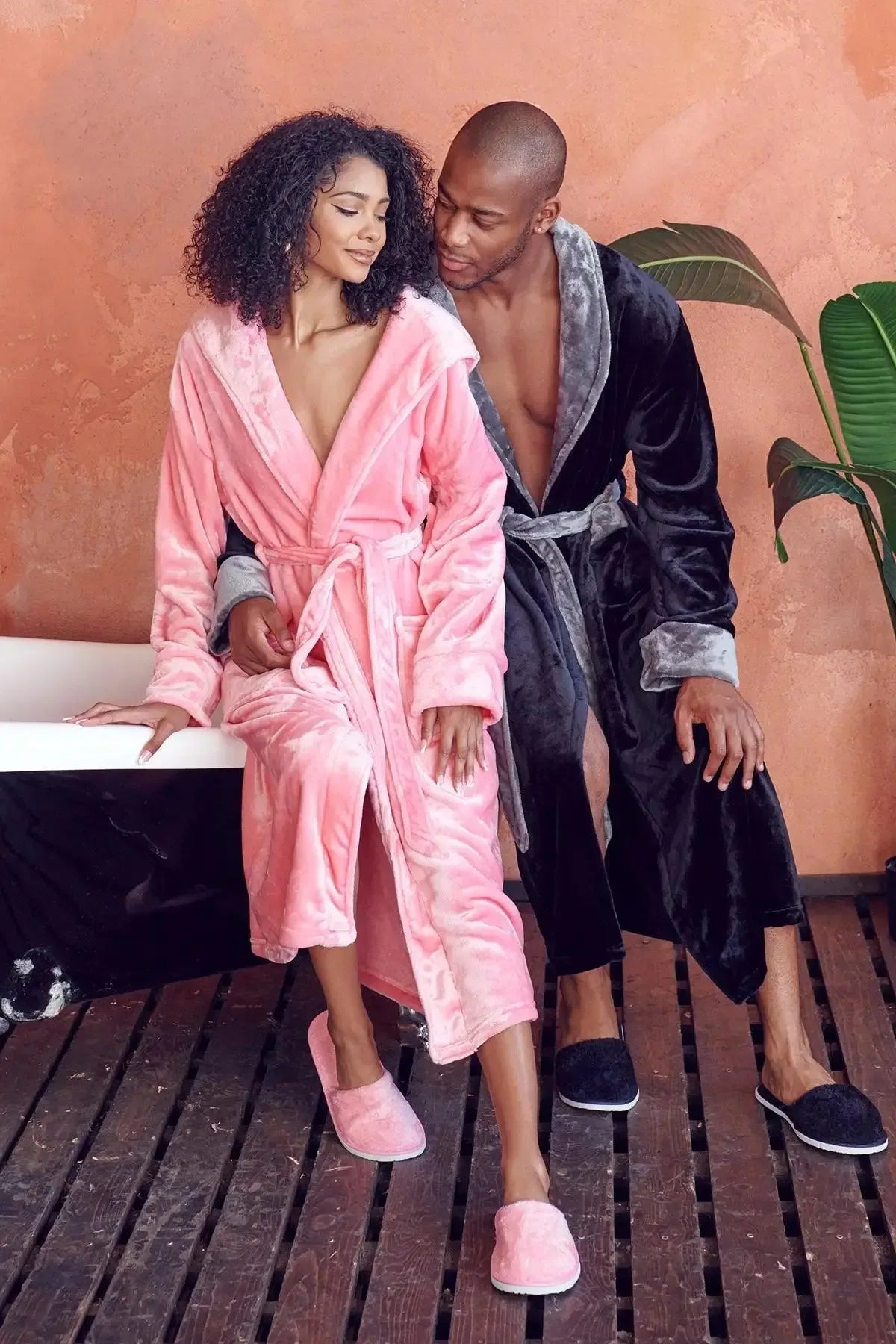 Women’s Plush Hooded Robe - Spa-Worthy Comfort at Home - Plush Fashion Hub