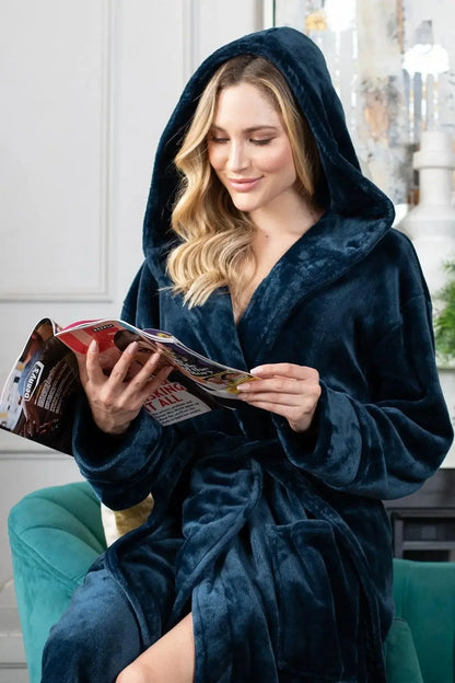 Women’s Plush Hooded Robe - Spa-Worthy Comfort at Home - Plush Fashion Hub