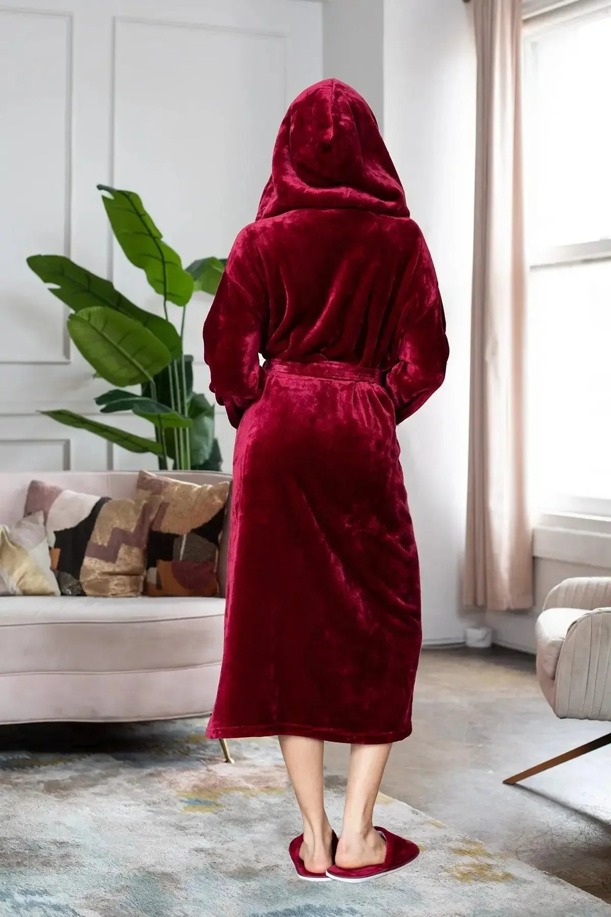Women’s Plush Hooded Robe - Spa-Worthy Comfort at Home - Plush Fashion Hub